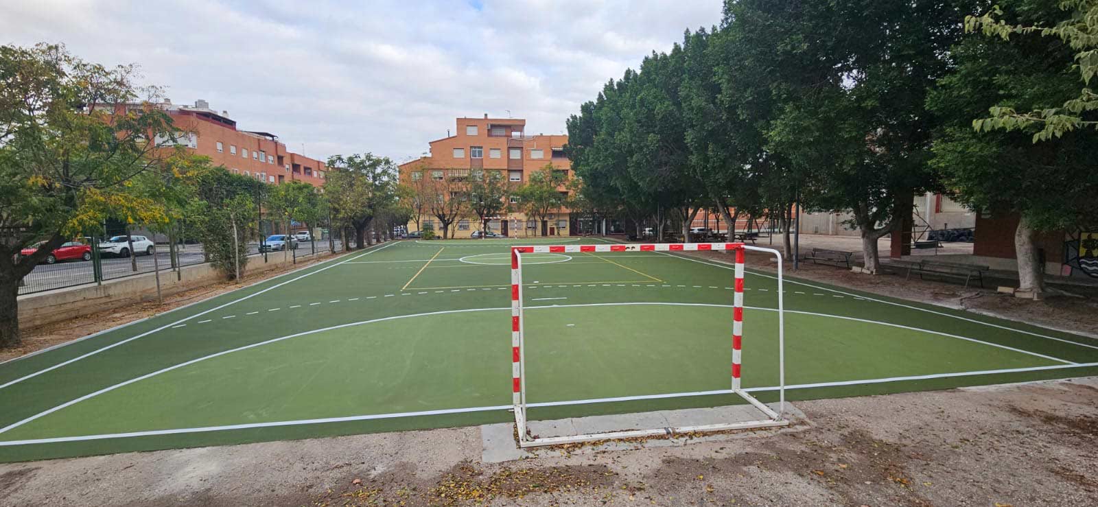 Reparación del pavimento de los patios de colegio